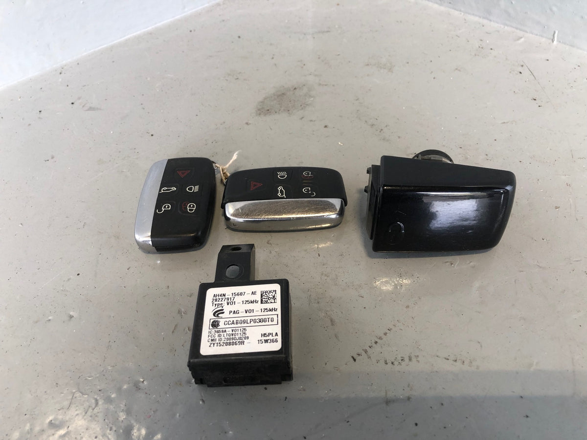 Discovery 4 Key Remote and Blade with Door Lock Land Rover 2009 to 2014 K19085