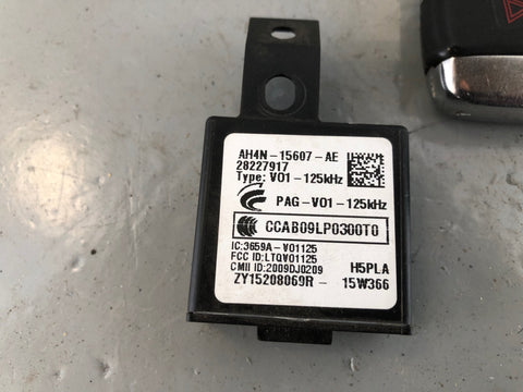 Discovery 4 Key Remote and Blade with Door Lock Land Rover 2009 to 2014 K19085