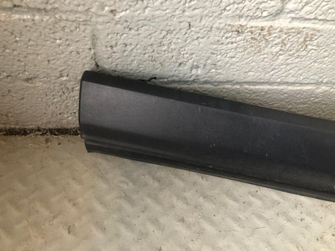 Discovery 4 Door Arch Trim Near Side Rear Santorini Black Land Rover