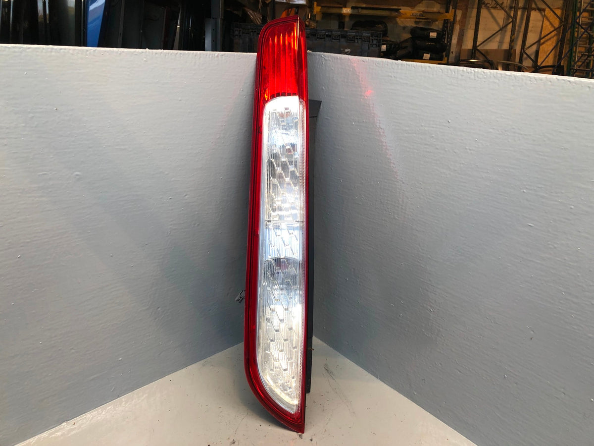 Ford Focus Near Side Rear Light Assembly 8M51 13405 A Mk2.5 2008 to 2011