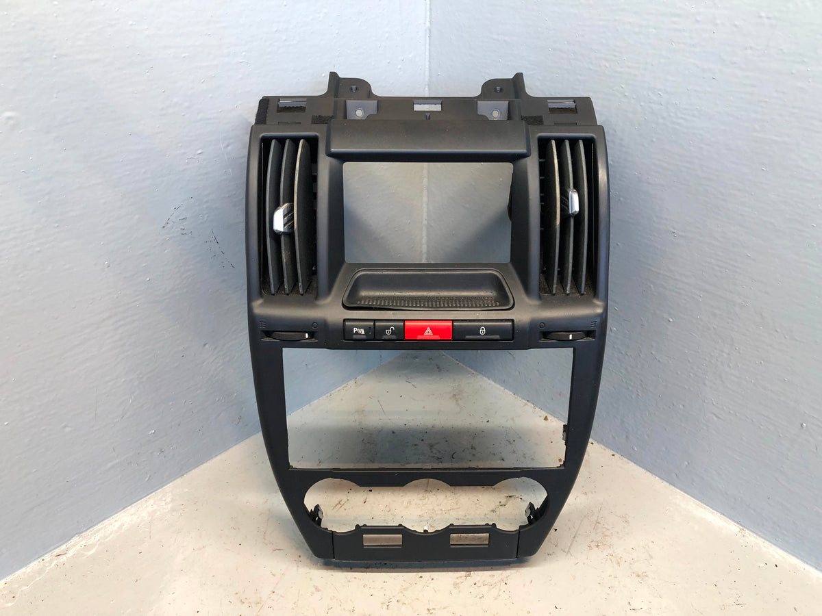 Freelander 2 Centre Dashboard Vents Panel Black Land Rover 2006 to 2011 R17036