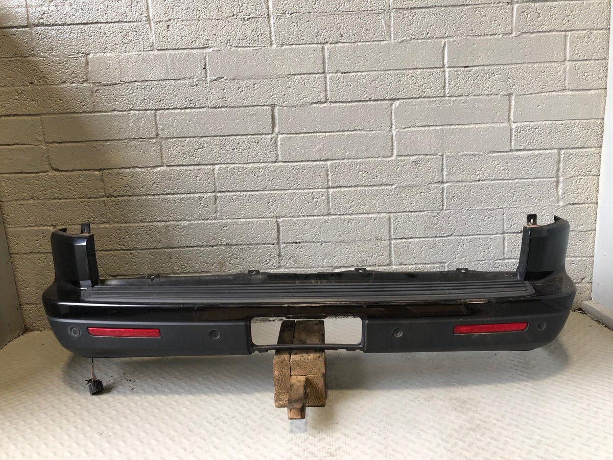 Discovery 4 Rear Bumper with Reflectors Santorini Black Land Rover K30075