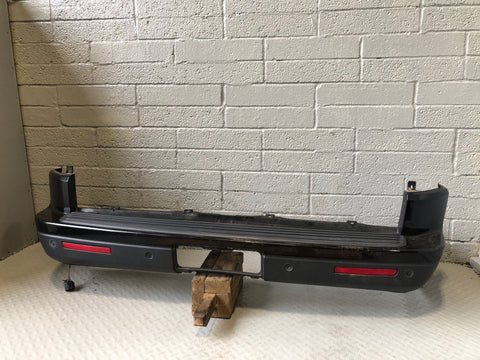 Discovery 4 Rear Bumper with Reflectors Santorini Black Land Rover K30075