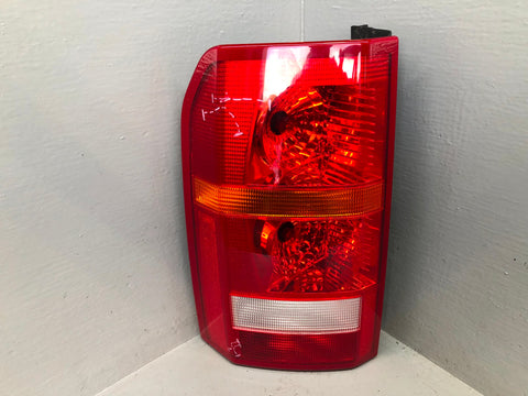 Discovery 3 Tail Light Cluster Near Side Rear XFB000573 2004 to 2009 K21105