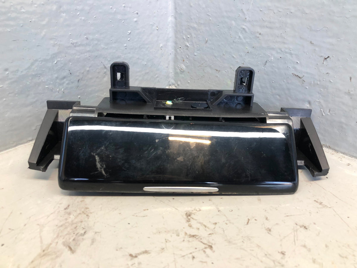 Discovery 4 Ashtray Front Land Rover AH22-048A02-AB 2009 to 2016 L17036