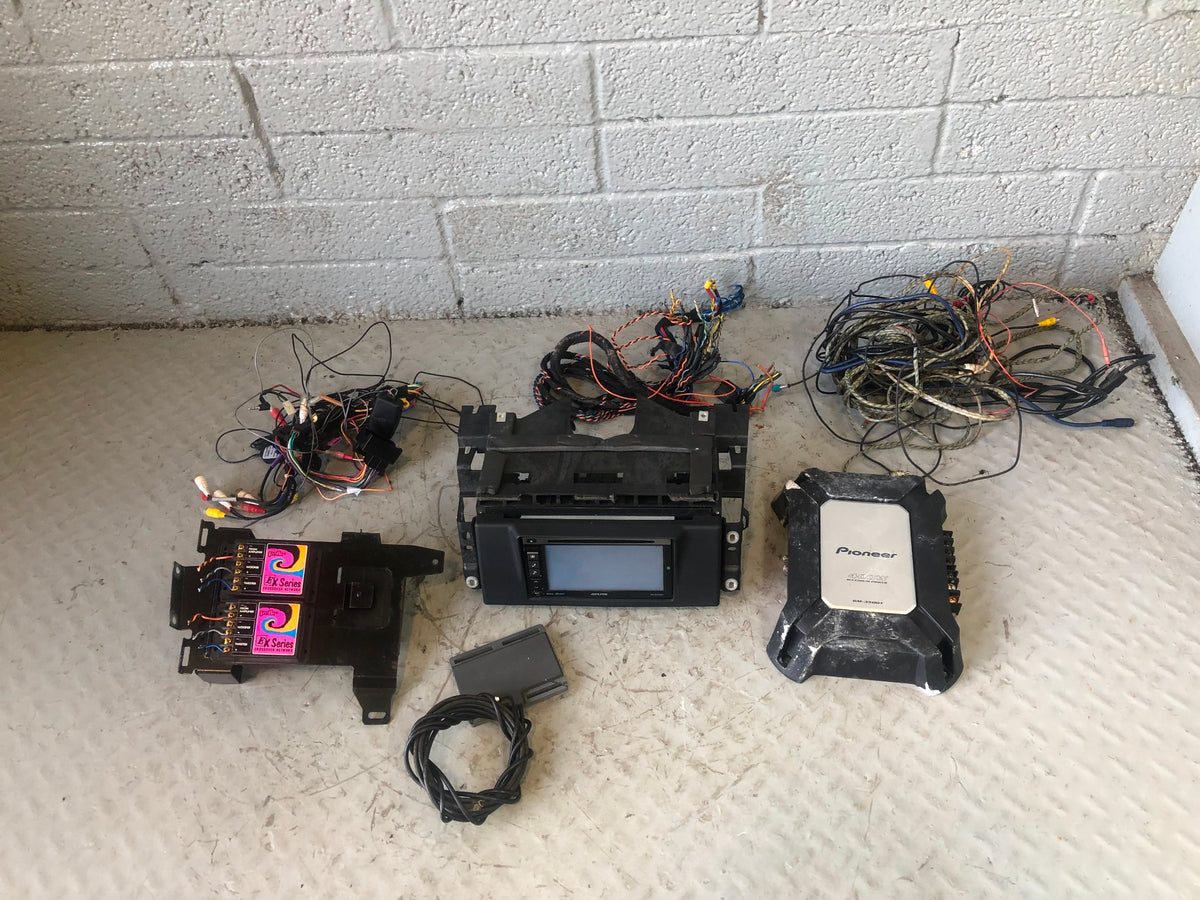 Alpine INE-W9708T Head Unit Sat Nav Screeen with Pioneer Amplifier Kit K15043