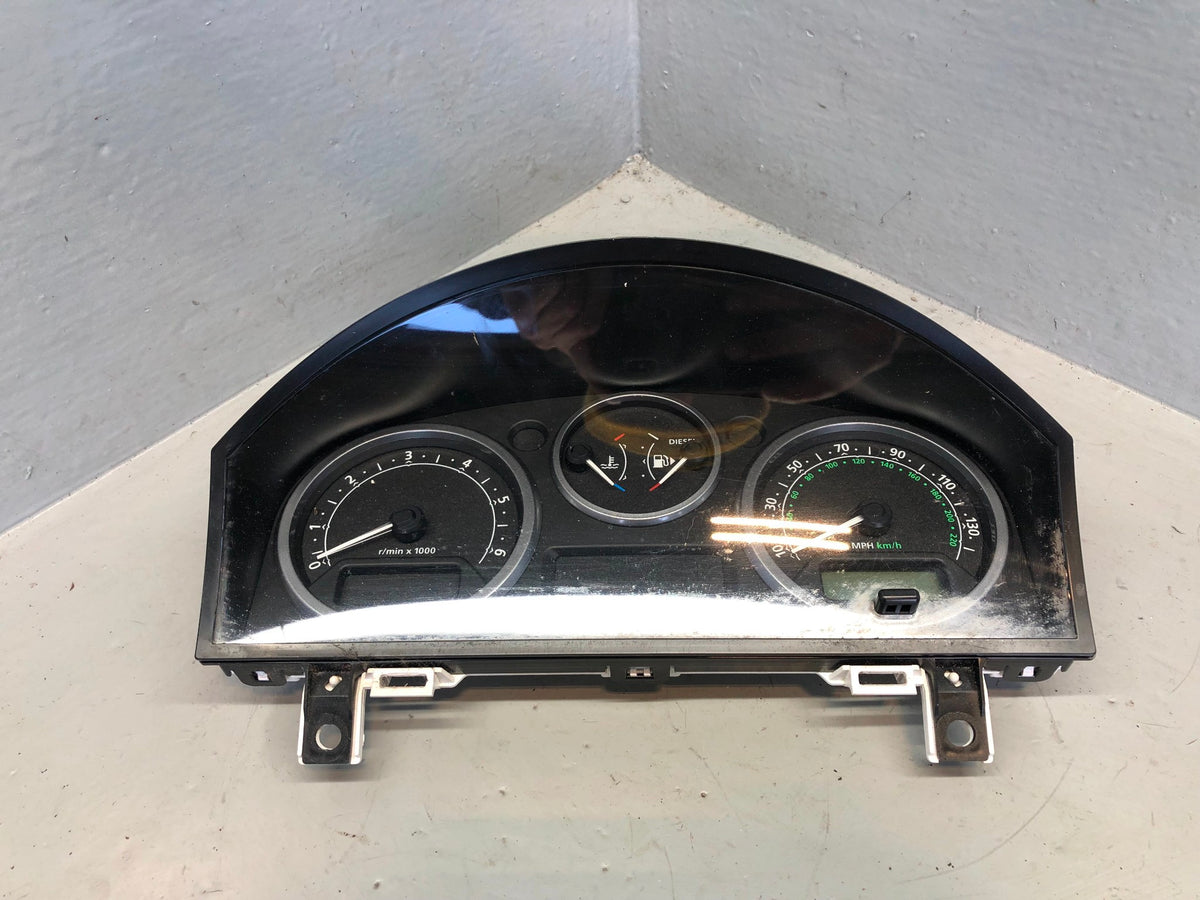 Discovery 3 Instrument Cluster 2.7 TDV6 YAC500097 Land Rover 2004 to 2007 K21105