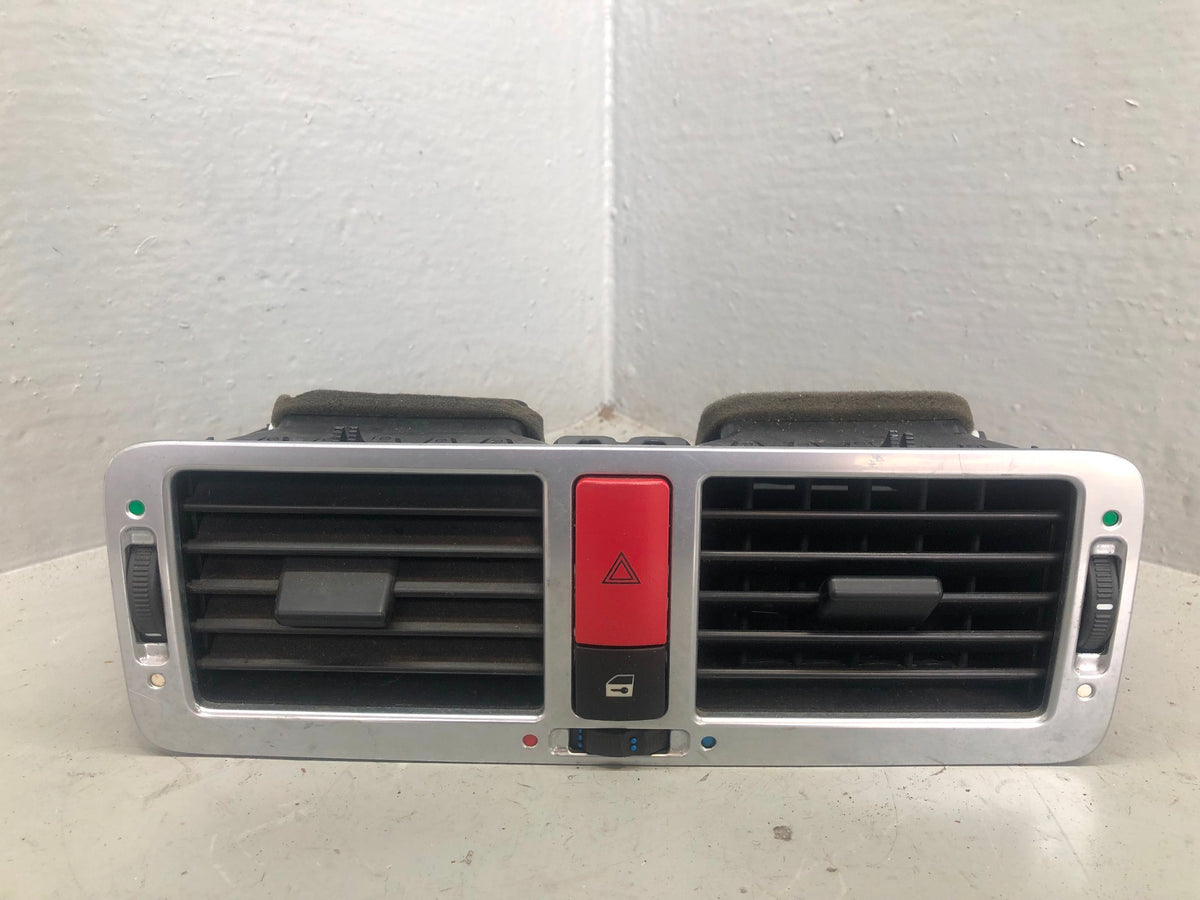 Range Rover L322 Dashboard Centre Air Vents JBD000022PUY 2002 to 2006 K15046