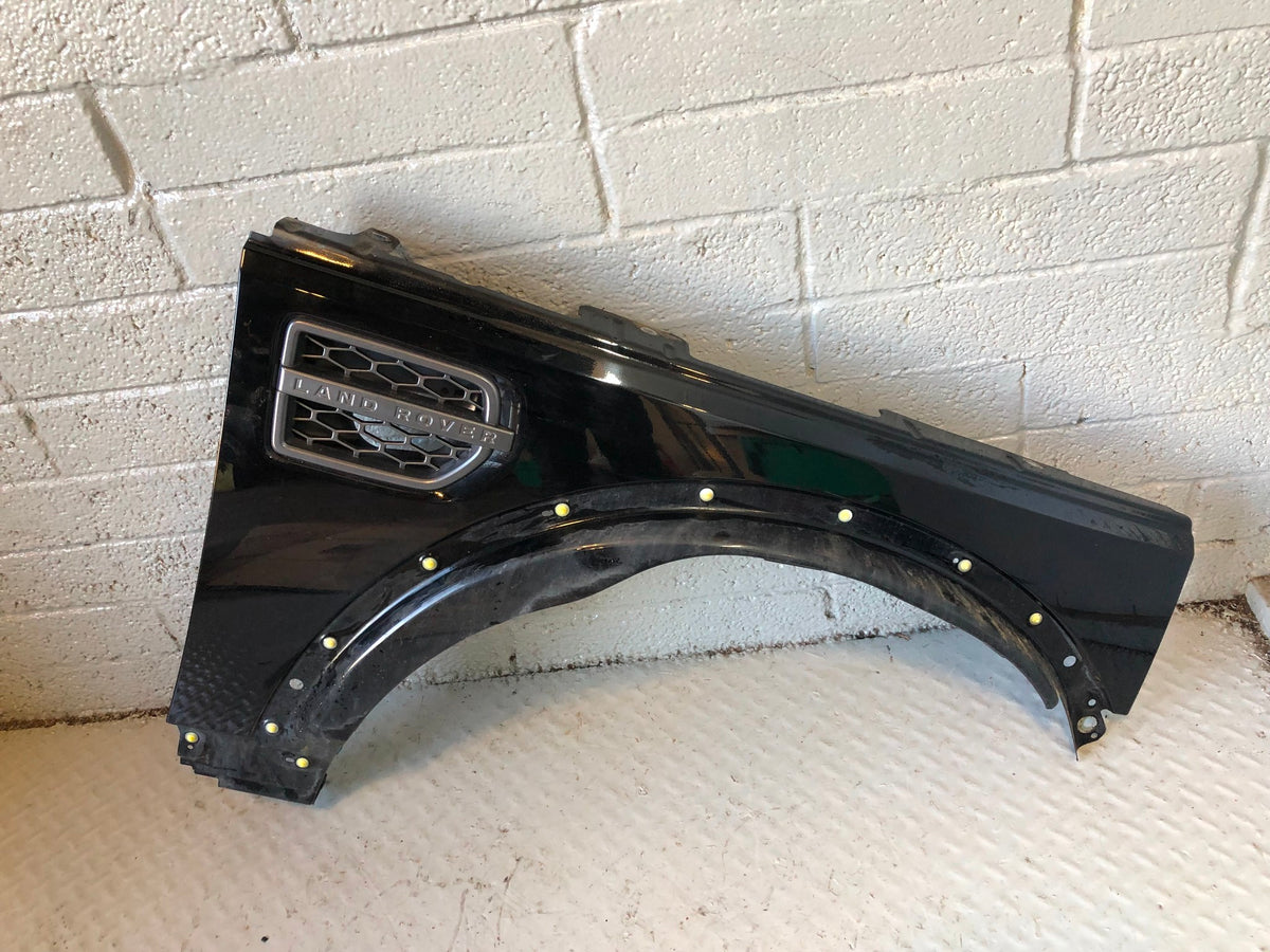 Discovery 4 Front Wing Off Side Santorini Black LRC 820 2009 to 2016 L17036