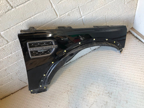 Discovery 4 Front Wing Off Side Santorini Black LRC 820 2009 to 2016 L17036