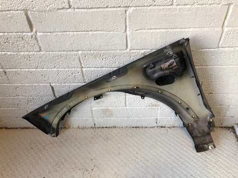 Discovery 4 Front Wing Off Side Santorini Black LRC 820 2009 to 2016 L17036