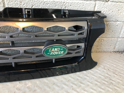 Discovery 4 Grille Front Santorini Black Land Rover 2009 to 2016 L17036