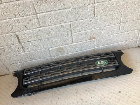 Discovery 4 Grille Front Santorini Black Land Rover 2009 to 2016 L17036