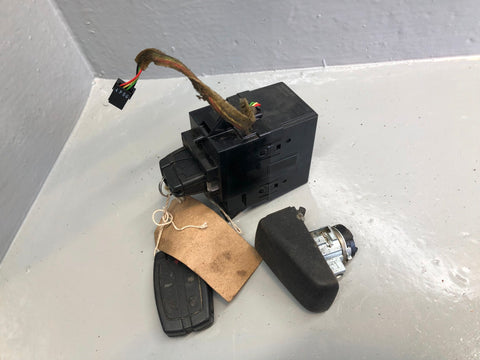 Freelander 2 Ignition Barrel with 2 Key Door Lock Land Rover 2006 to 2015 R21105