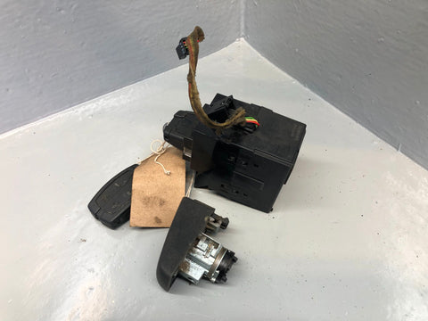 Freelander 2 Ignition Barrel with 2 Key Door Lock Land Rover 2006 to 2015 R21105