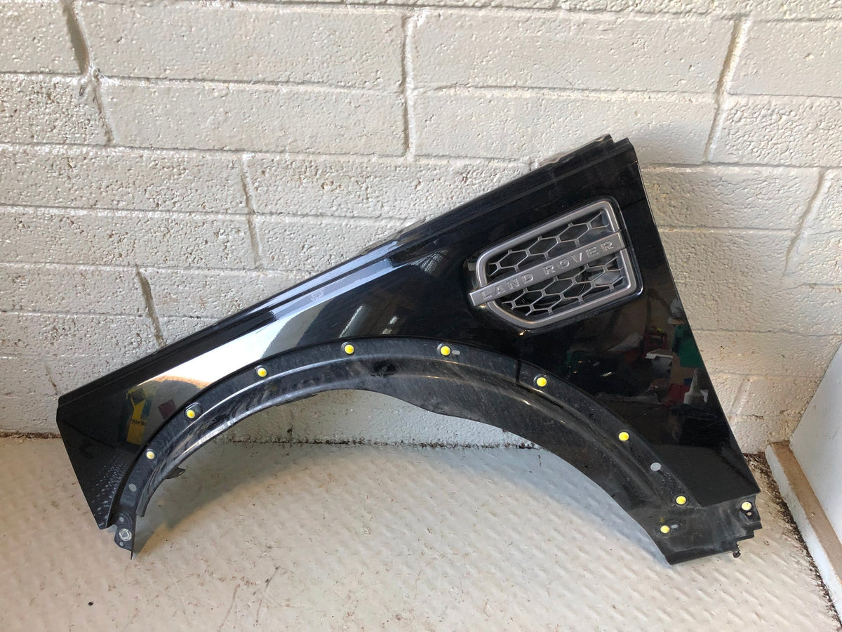 Discovery 4 Front Wing Near Side Santorini Black LRC 820 2009 to 2016 L17036