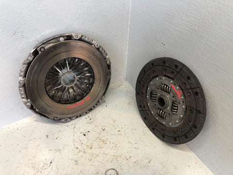 Discovery 3 Clutch Friction and Pressure Plate  2.7 TDV6 2004 to 2009 K05036
