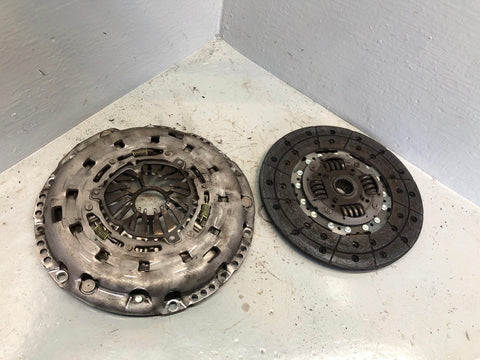 Discovery 3 Clutch Friction and Pressure Plate  2.7 TDV6 2004 to 2009 K05036