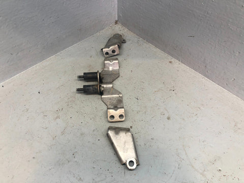 Exhaust Crossover Link Pipe Bracket Discovery 3 Range Rover Sport Auto D15046