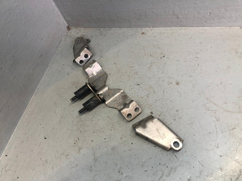 Exhaust Crossover Link Pipe Bracket Discovery 3 Range Rover Sport Auto D15046