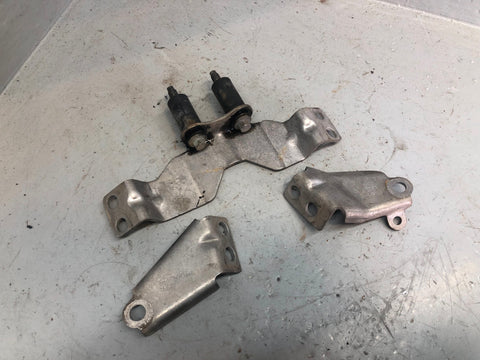 Exhaust Crossover Link Pipe Bracket Discovery 3 Range Rover Sport Auto D15046