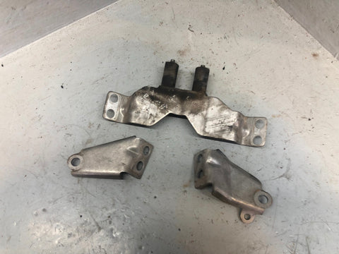 Exhaust Crossover Link Pipe Bracket Discovery 3 Range Rover Sport Auto D15046
