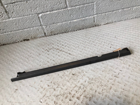 Discovery 2 Weather Strip Seal Near Side Rear Window Trim Land Rover