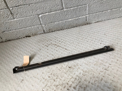 Discovery 2 Weather Strip Seal Near Side Rear Window Trim Land Rover