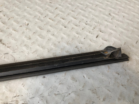 Discovery 2 Weather Strip Seal Near Side Rear Window Trim Land Rover