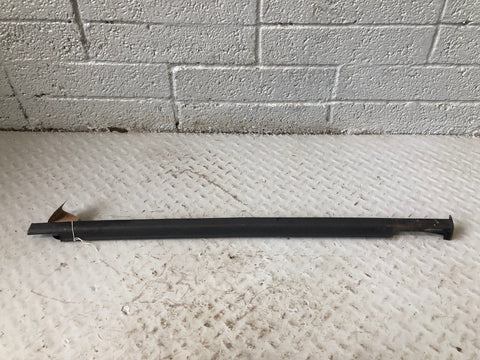 Discovery 2 Weather Strip Seal Near Side Front Window Trim Land Rover