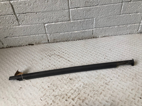 Discovery 2 Weather Strip Seal Near Side Front Window Trim Land Rover
