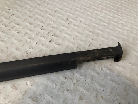 Discovery 2 Weather Strip Seal Near Side Front Window Trim Land Rover