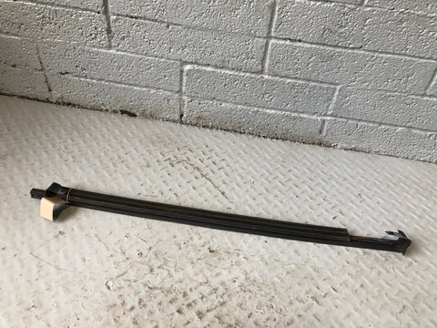 Discovery 2 Weather Strip Seal Near Side Front Window Trim Land Rover