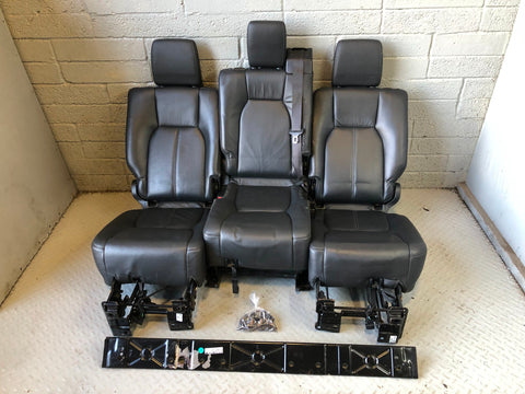 Discovery 4 Seats Rear 2nd Second Row in Black Land Rover 2009 to 2016 L17036