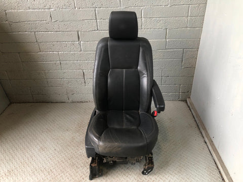 Discovery 4 Seats Leather Electric x 5 in Black Land Rover 2009 to 2014 D27056