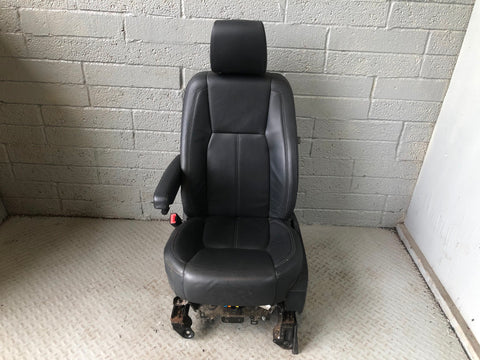 Discovery 4 Seats Leather Electric x 5 in Black Land Rover 2009 to 2014 D27056