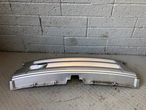Discovery 3 Grille Front Zambesi Silver Land Rover 2004 to 2009 D17036