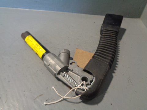 Range Rover L322 Seat Belt Pre-Tensioner and Buckle Near