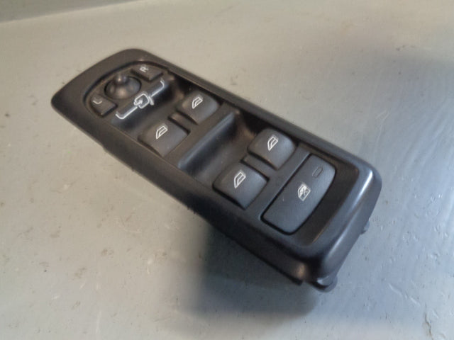 Discovery 4 Drivers Master Off Side Window Switch with Trim