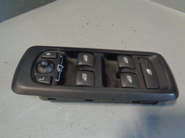 Discovery 4 Drivers Master Off Side Window Switch with Trim