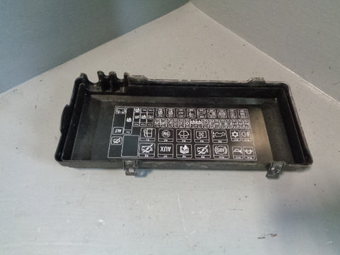 Discovery 2 Fuse Box and Cover Engine Bay YQE000300 Land