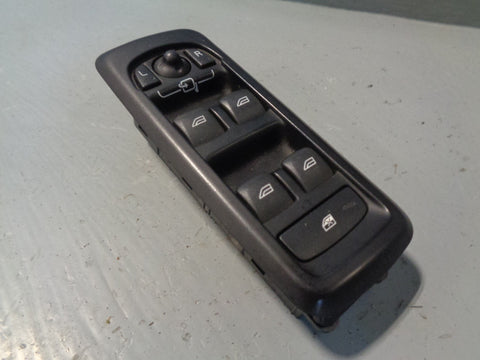 Discovery 4 Drivers Master Off Side Window Switch with Trim