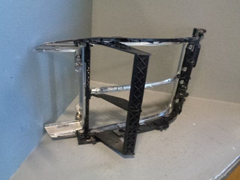 Range Rover Sport Centre Console Trim Surround in Silver