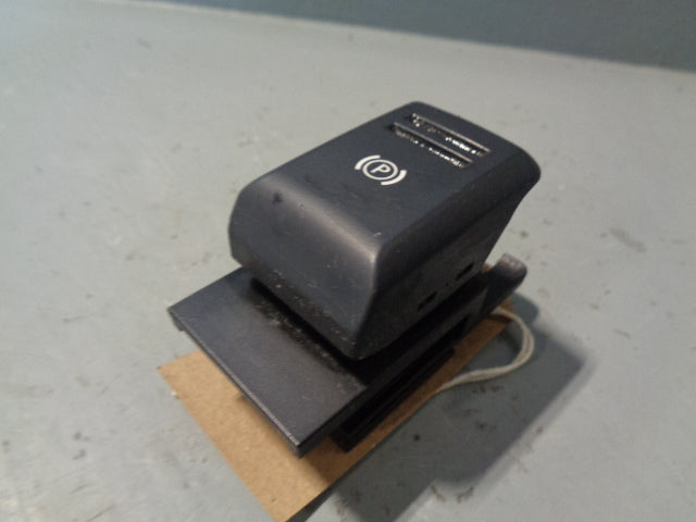 Discovery 3 Handbrake Switch Button EPB YUG500320PVJ Land