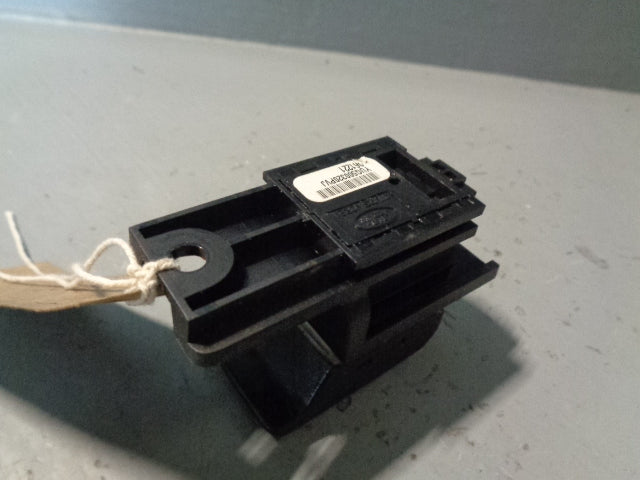 Discovery 3 Handbrake Switch Button EPB YUG500320PVJ Land