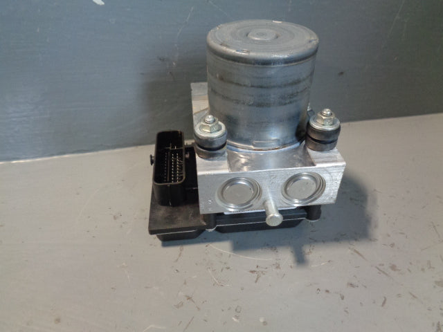 Discovery 4 ABS Module Pump and ECU AH42-2C405-AE Land Rover