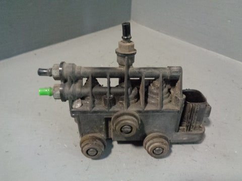 Rear Suspension Relief Valve Block RVH000055 Discovery 3 / 4