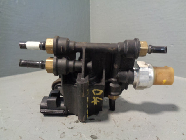 Tank Suspension Relief Valve Block RVH000046 Discovery 3 & 4