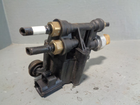 Tank Suspension Relief Valve Block RVH000046 Discovery 3 & 4