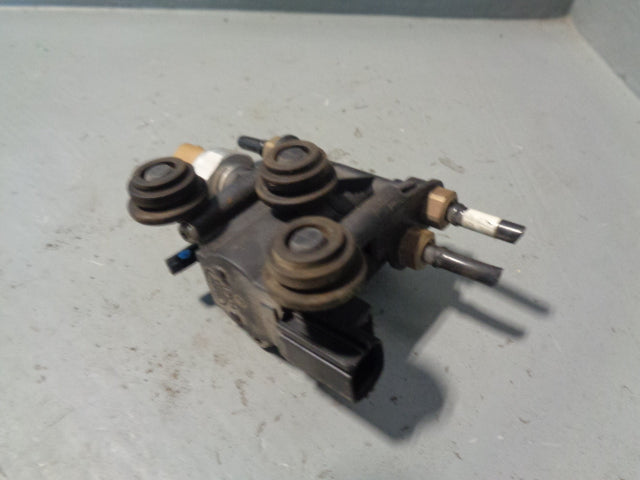 Tank Suspension Relief Valve Block RVH000046 Discovery 3 & 4